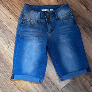 Women's Blue Denim Shorts Y2K Fashion: year 2000 size 7 perfect condition